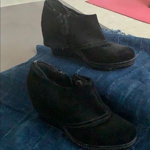 Sr scholls ankle booties